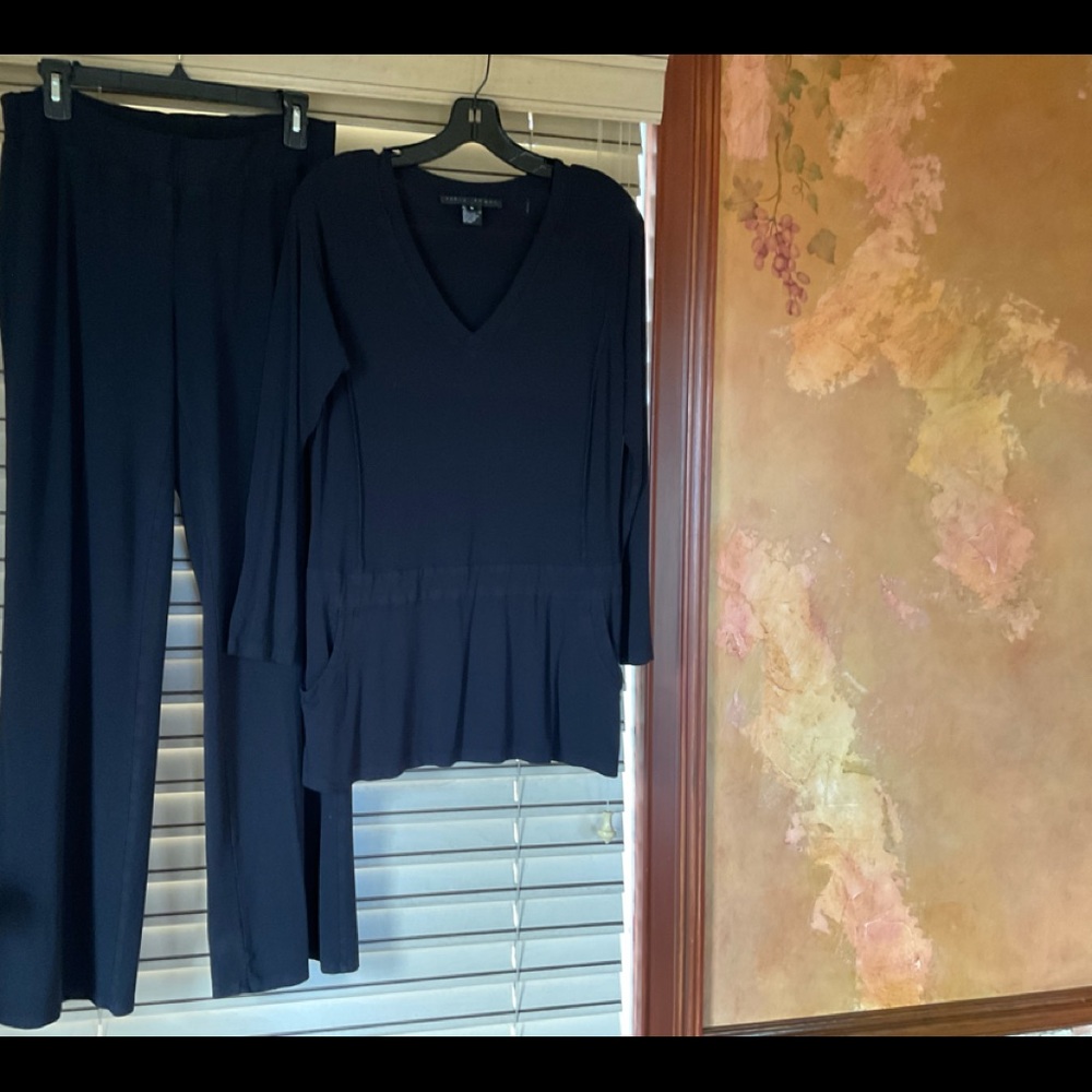 Yansi Fugel pant set, Navy. Machine washable.
